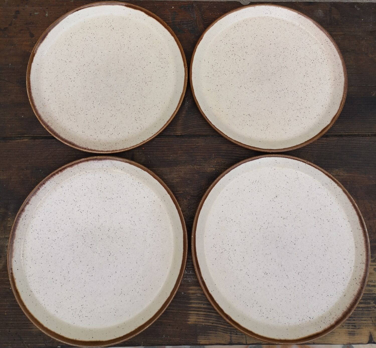 Flat ceramic plates