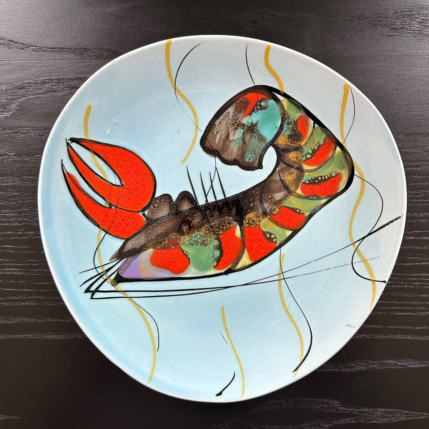 50's dish with lobster decor