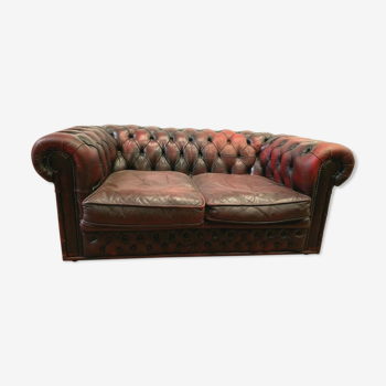 Canapé Chesterfield en cuir bordeaux XX siècle