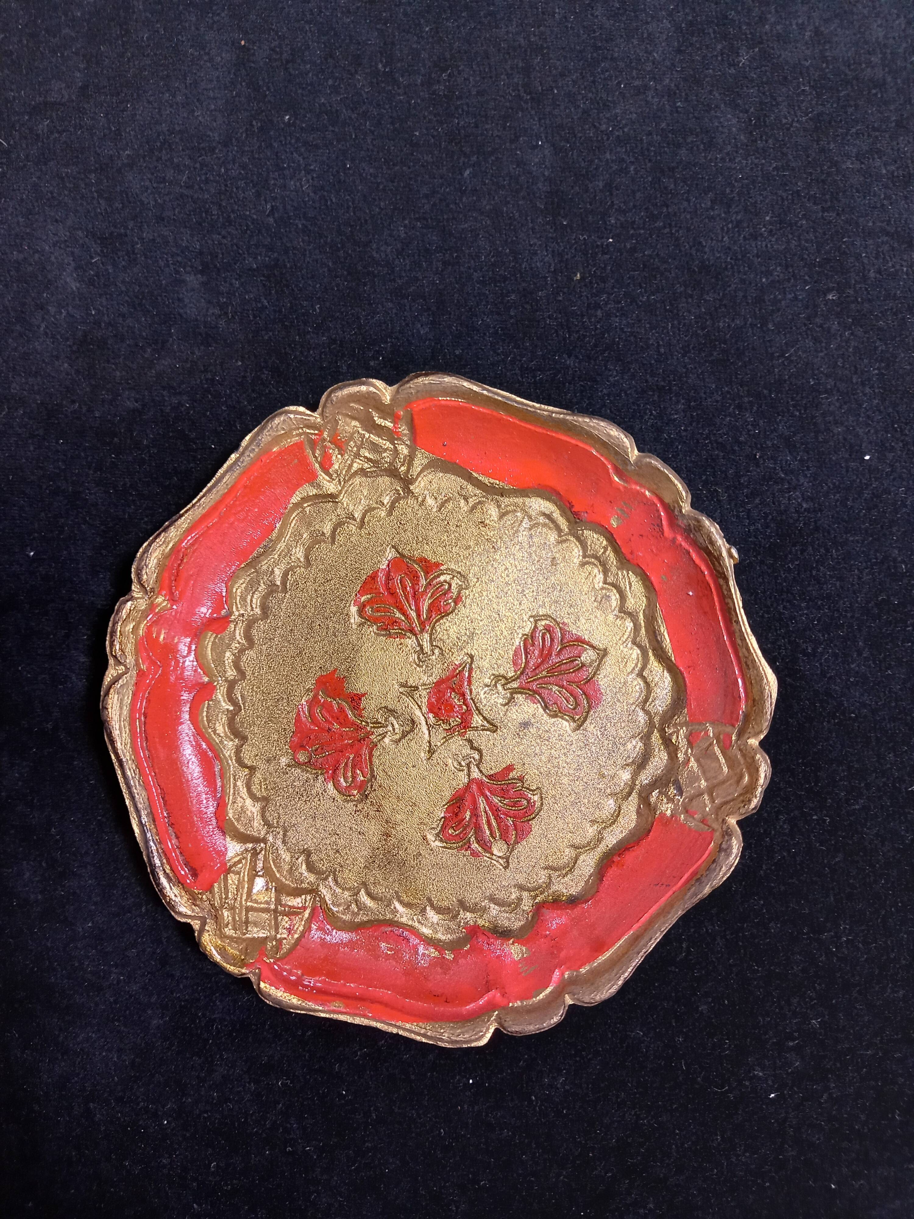 Five florentine gilded wooden coasters