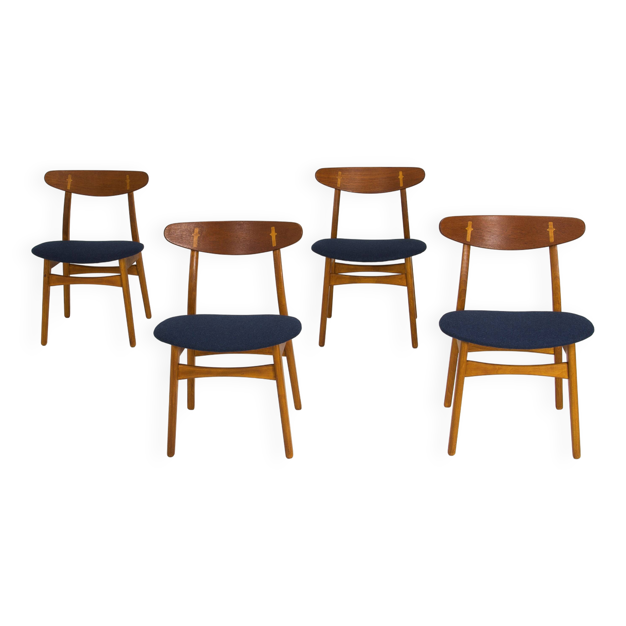Ensemble de 4 chaises de salle à manger « Ch30 » - Hans J. Wegner