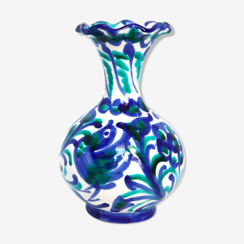 Romantic Spanish vase with hand-painted earthenware bird