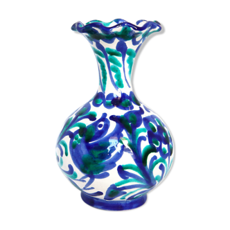 Romantic Spanish vase with hand-painted earthenware bird