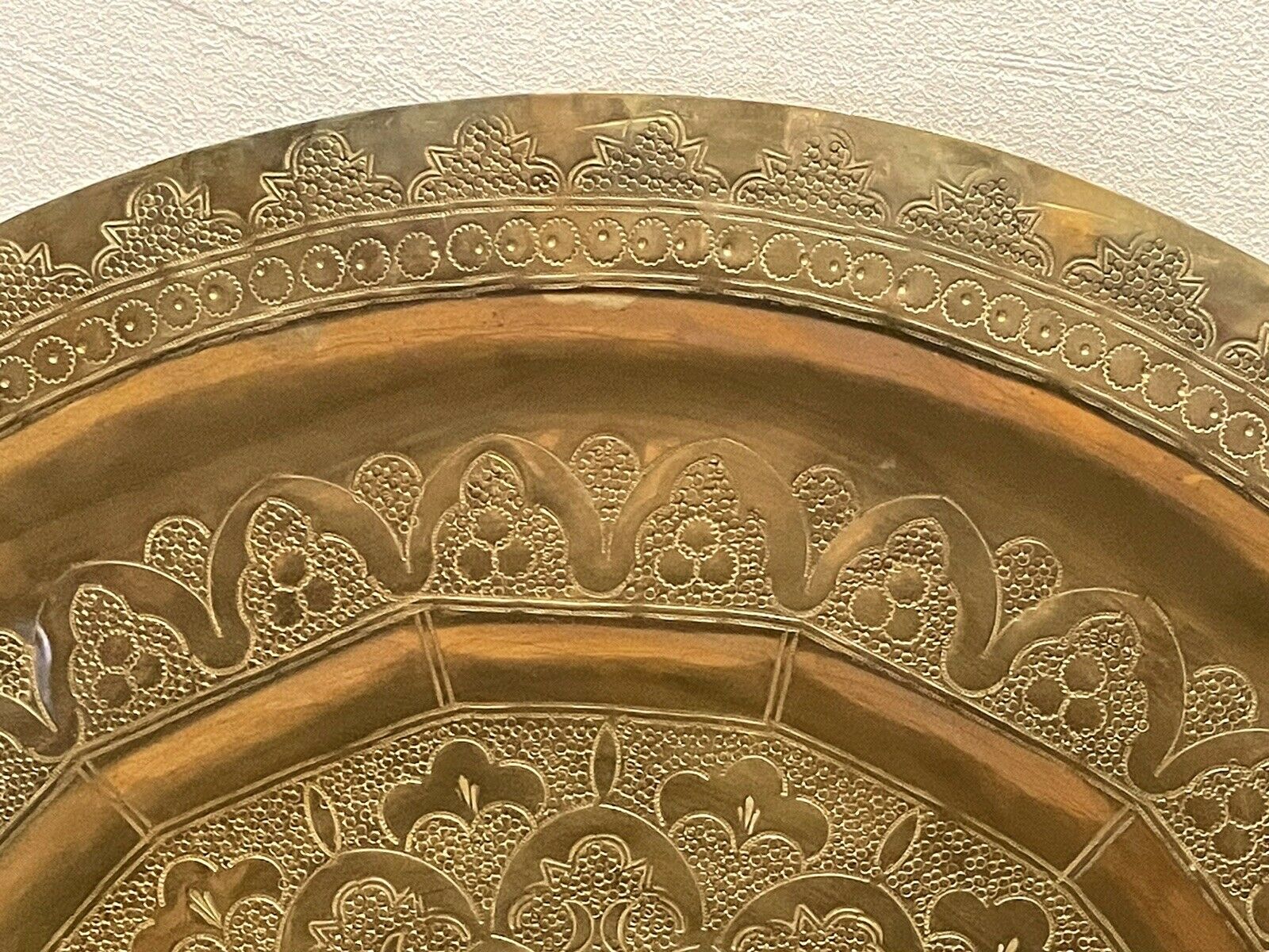 Superb large plateau chiseled oriental copper. chic ethnic vintage deco