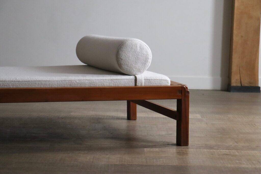 Pierre Chapo L03 daybed in solid elm, France 1960s