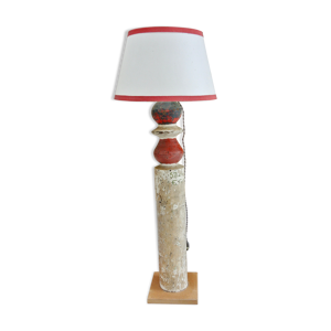 Lampe en bois patiné