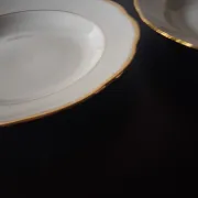 6 deep plates in porcelain from France SEr in very good condition.
