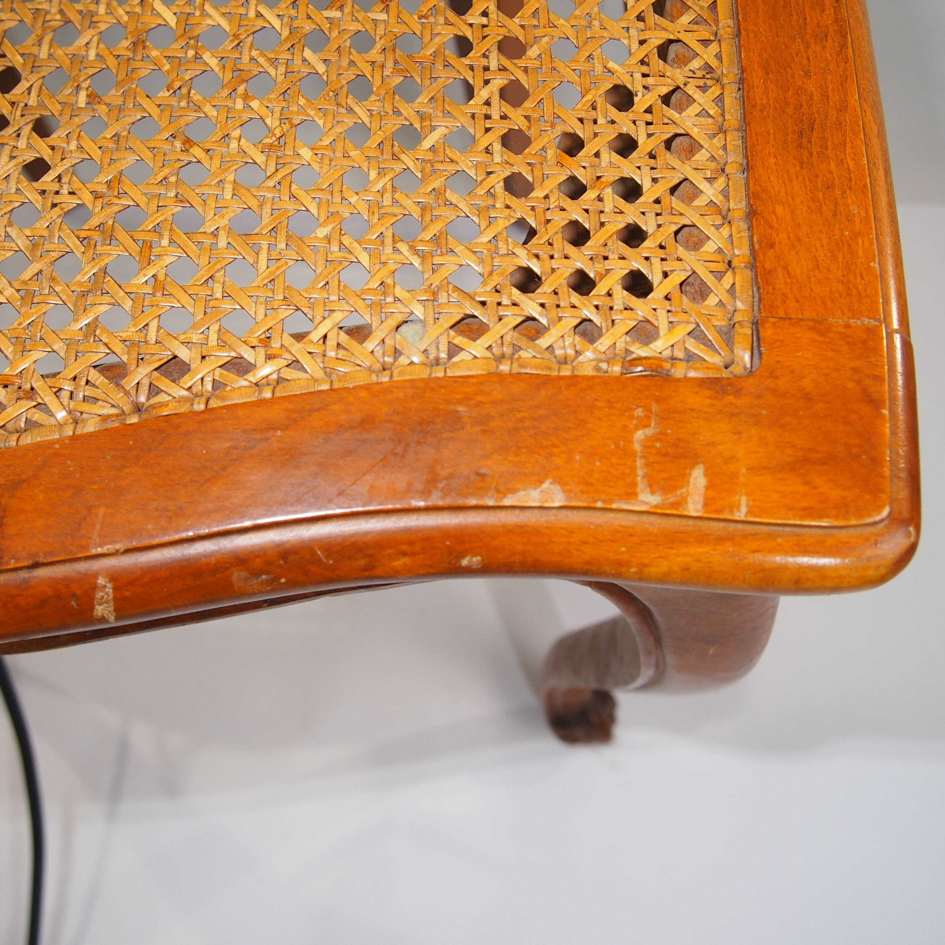 6 old wooden and canning chairs