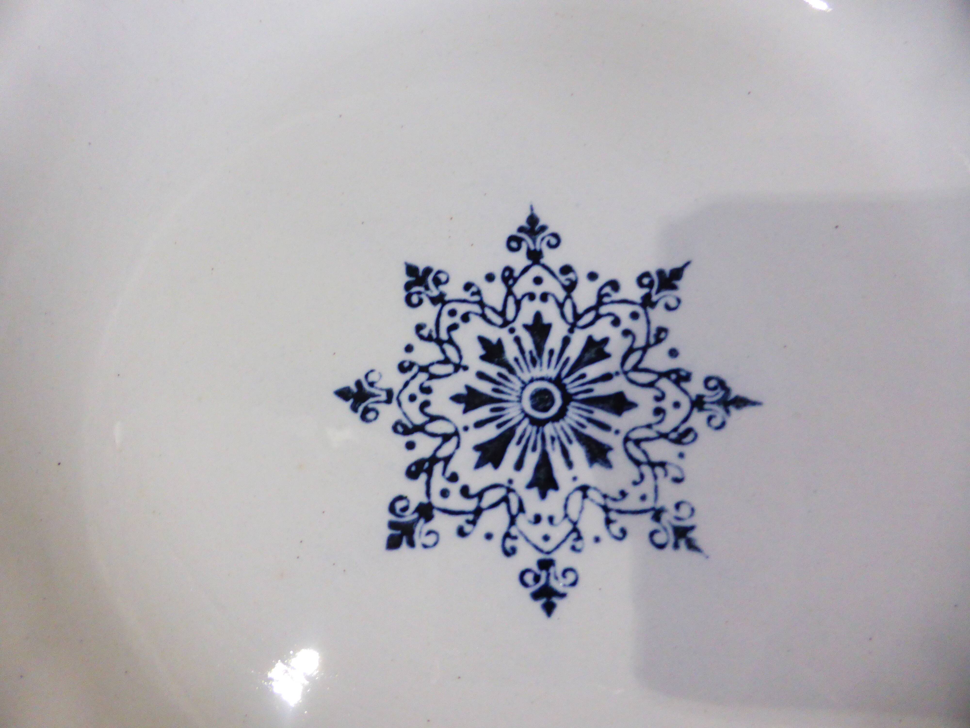 3 vintage hollow plates of St Amand primax model 211237