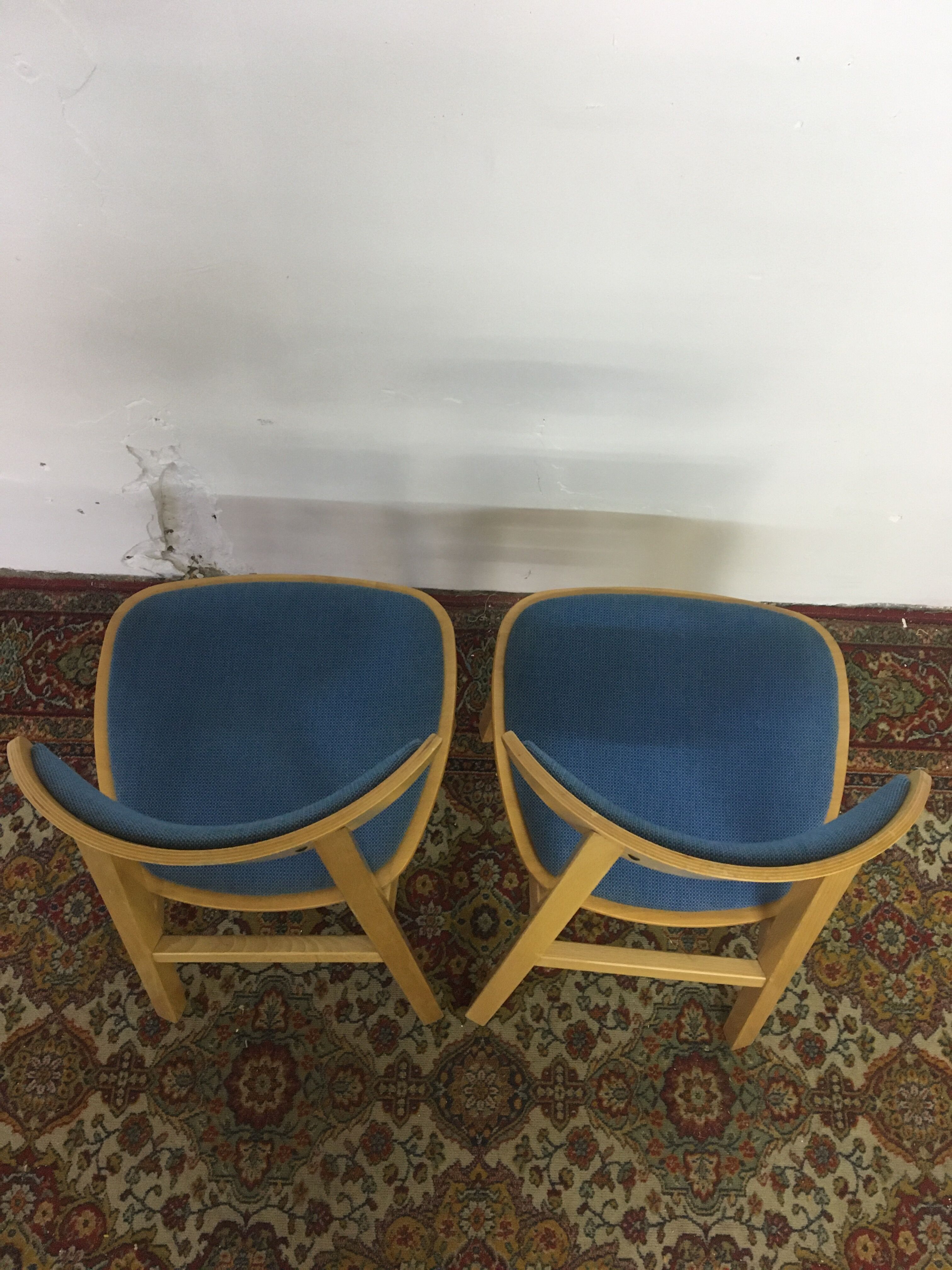 Chaises scandinaves années 80