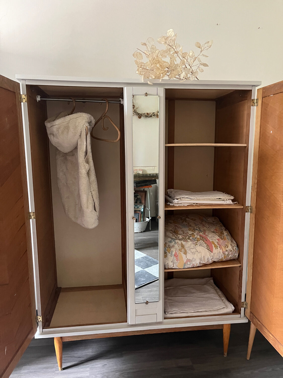 Armoire lin pieds compas