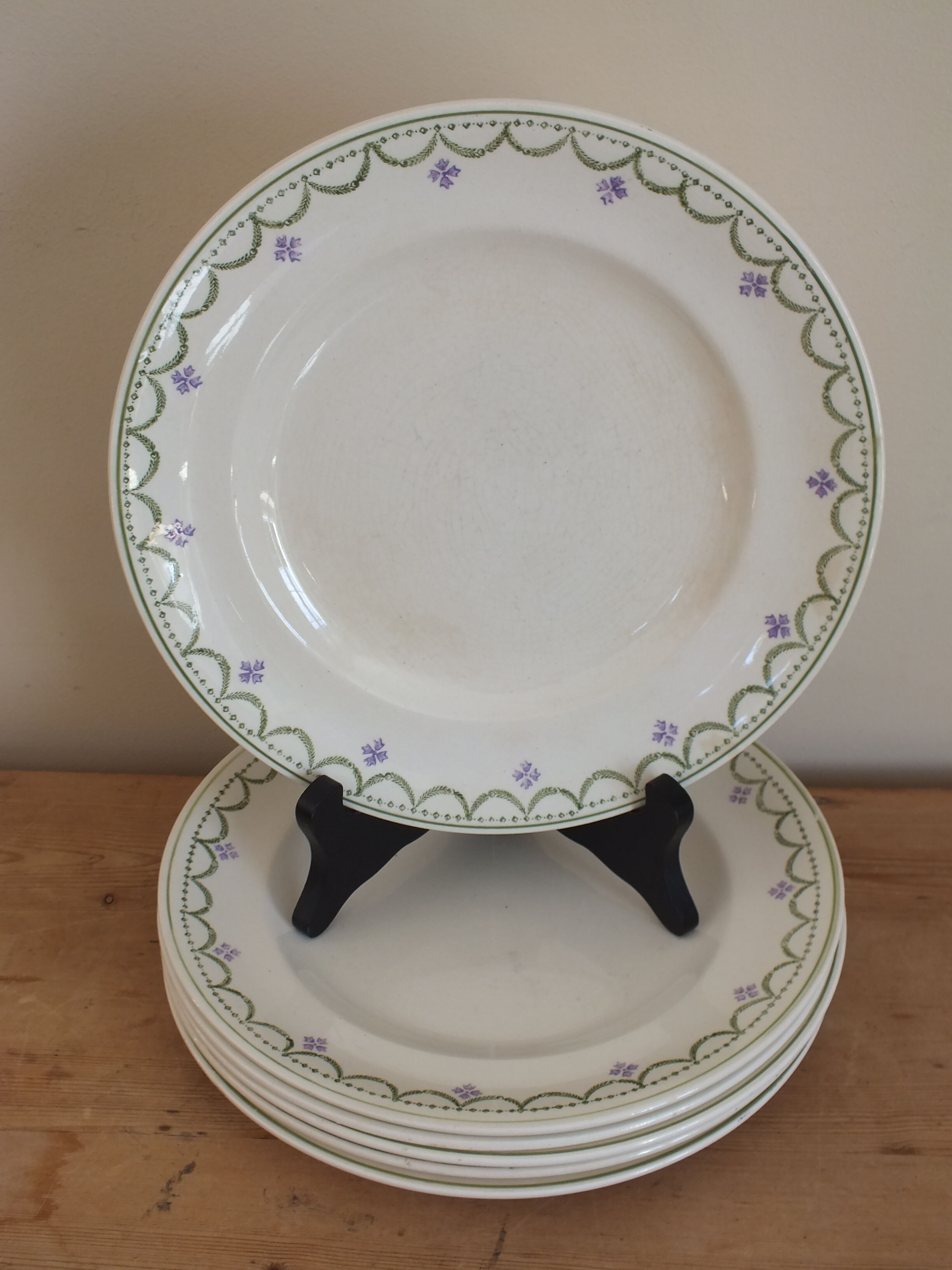 6 flat plates old Longwy Violetta