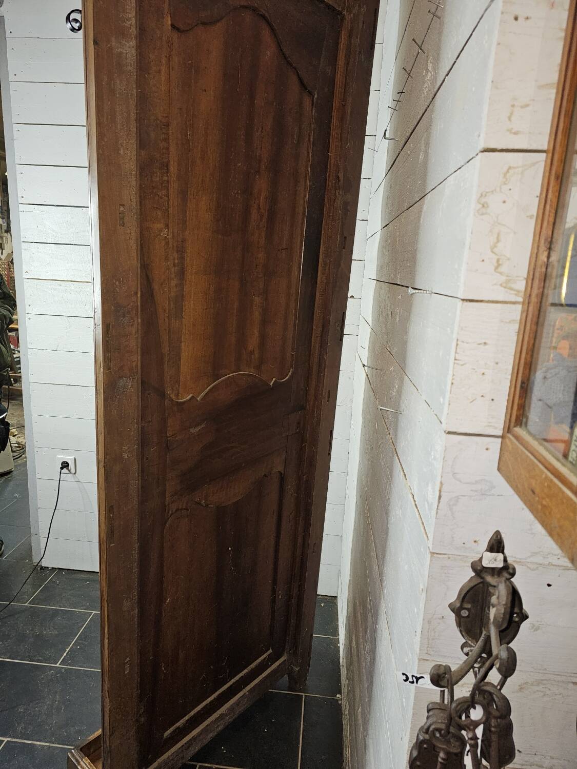 Wall-mounted locker in walnut