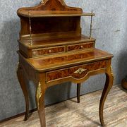 Louis XV style happiness desk in marquetry around 1880-1900