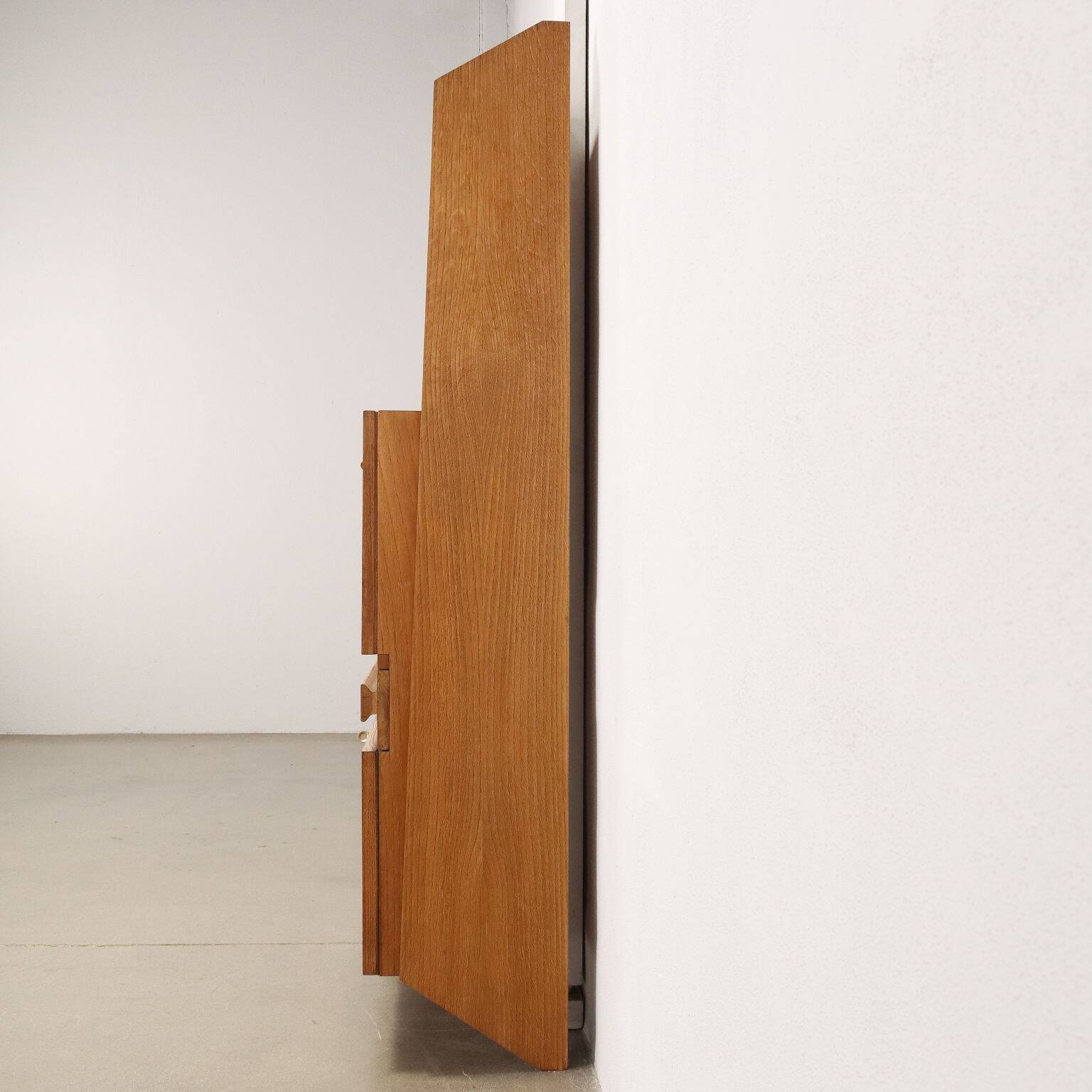 Wall sideboard from the 1950s