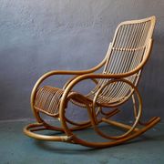 Rocking-chair vintage en rotin années 60-70, dossier haut ajouré