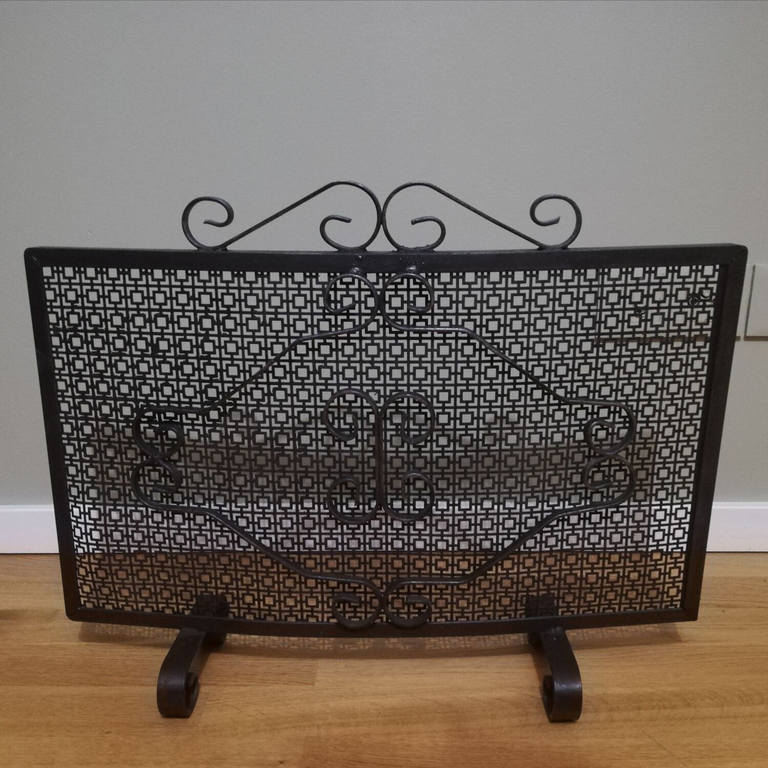 Wrought iron fireplace screen
