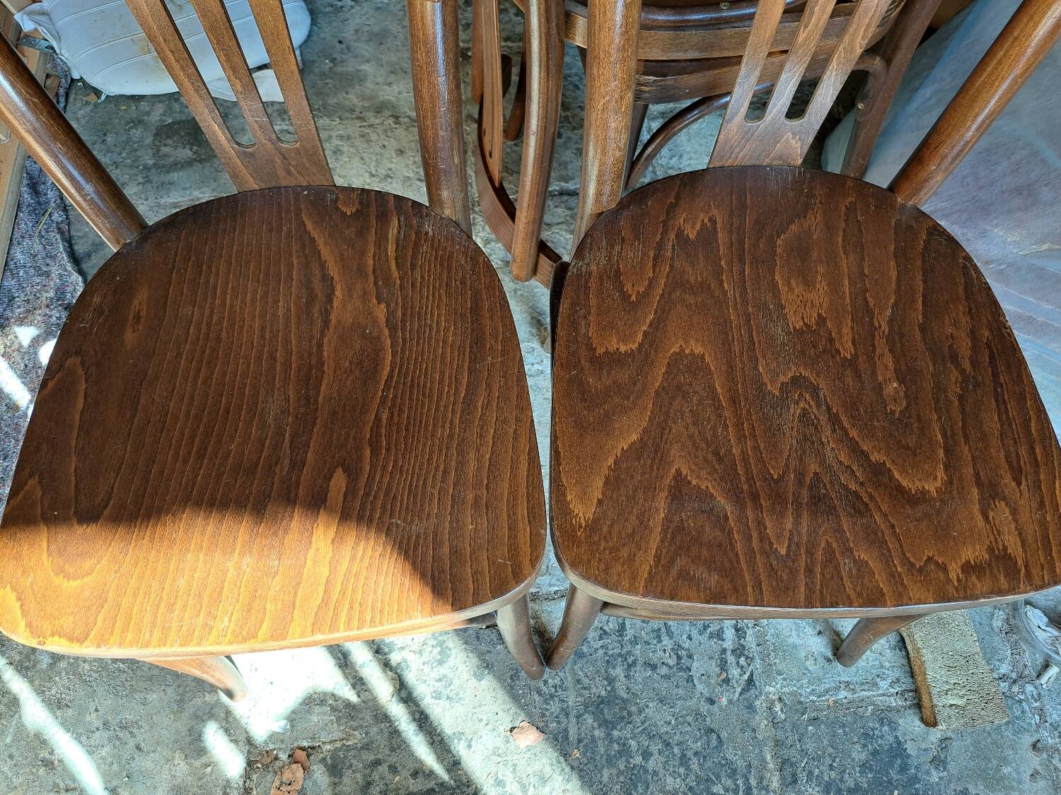 30 vintage Drevounia chairs.