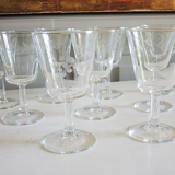 Service de 33 verres à pied et carafe