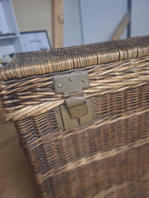 Malle de voyage en osier