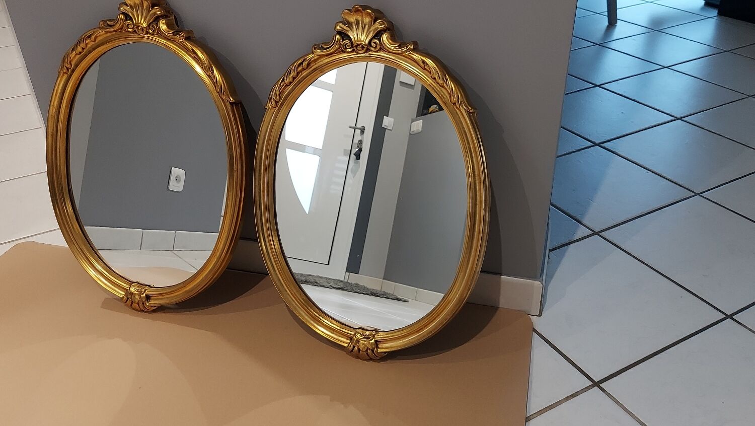 Paire de miroirs oval  doré vintage