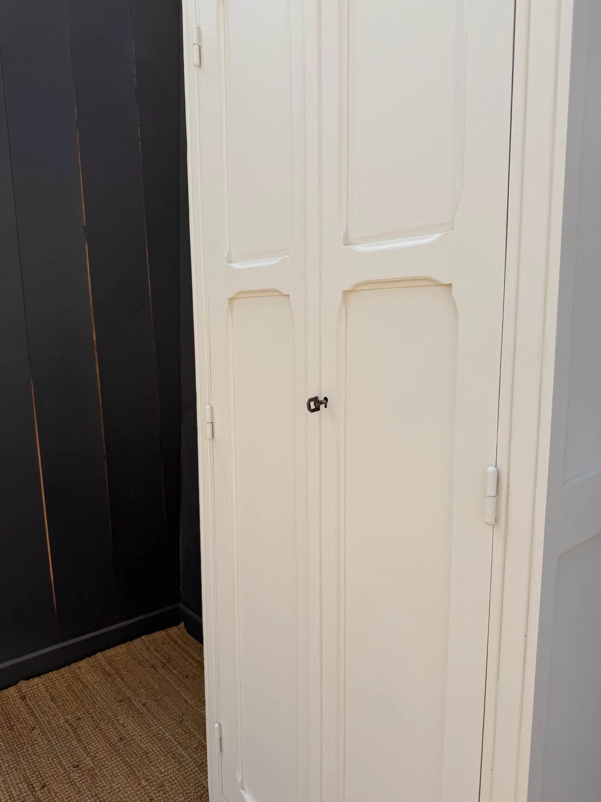 Armoire parisienne