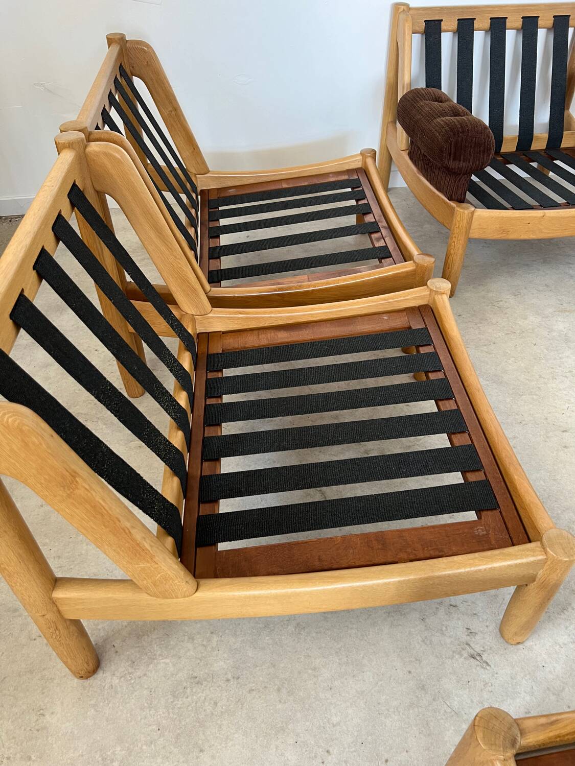 Old modular living room 7 armchairs and vintage Scandinavian design coffee table from the 60s