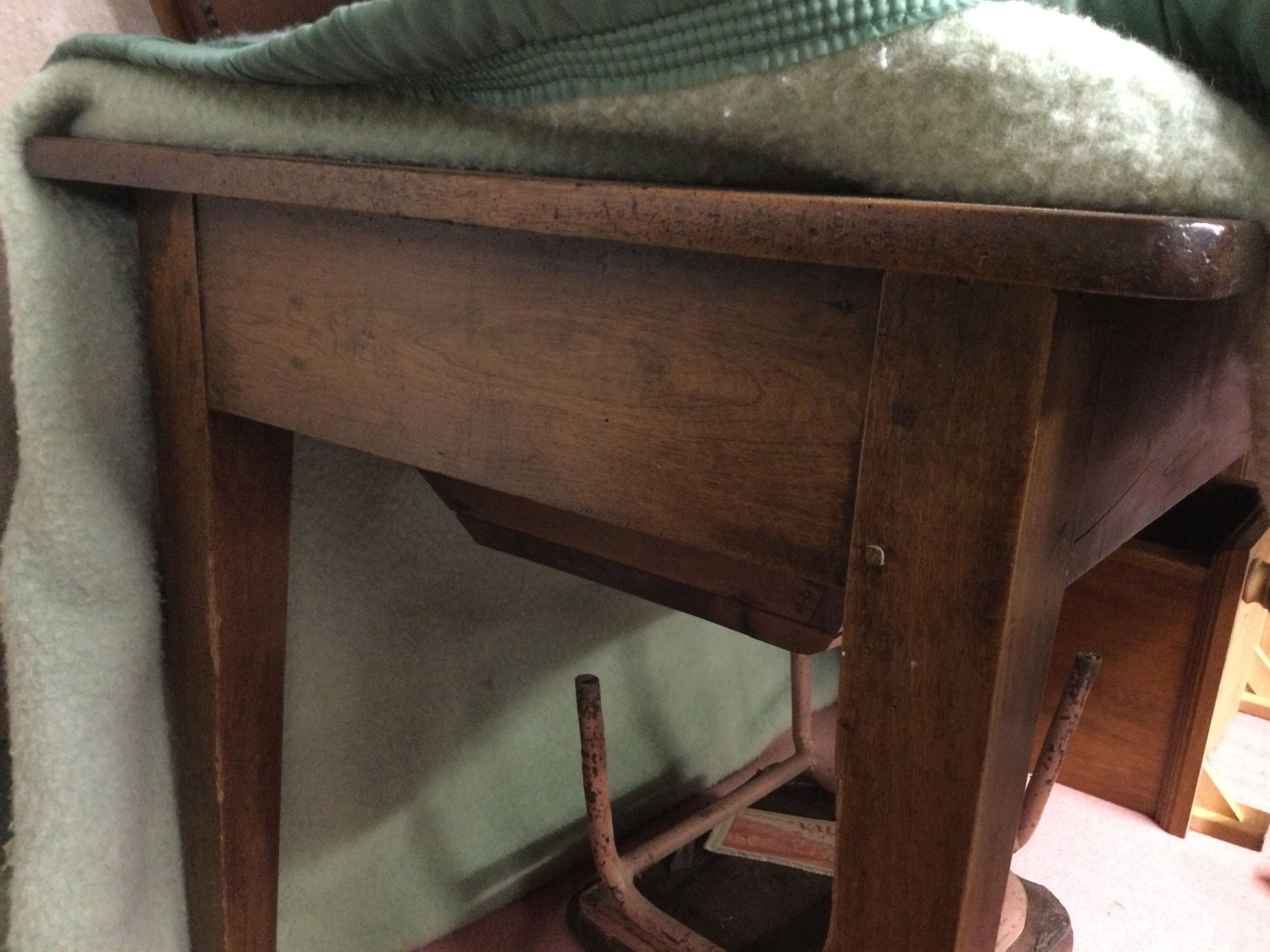 Table pétrin ancien