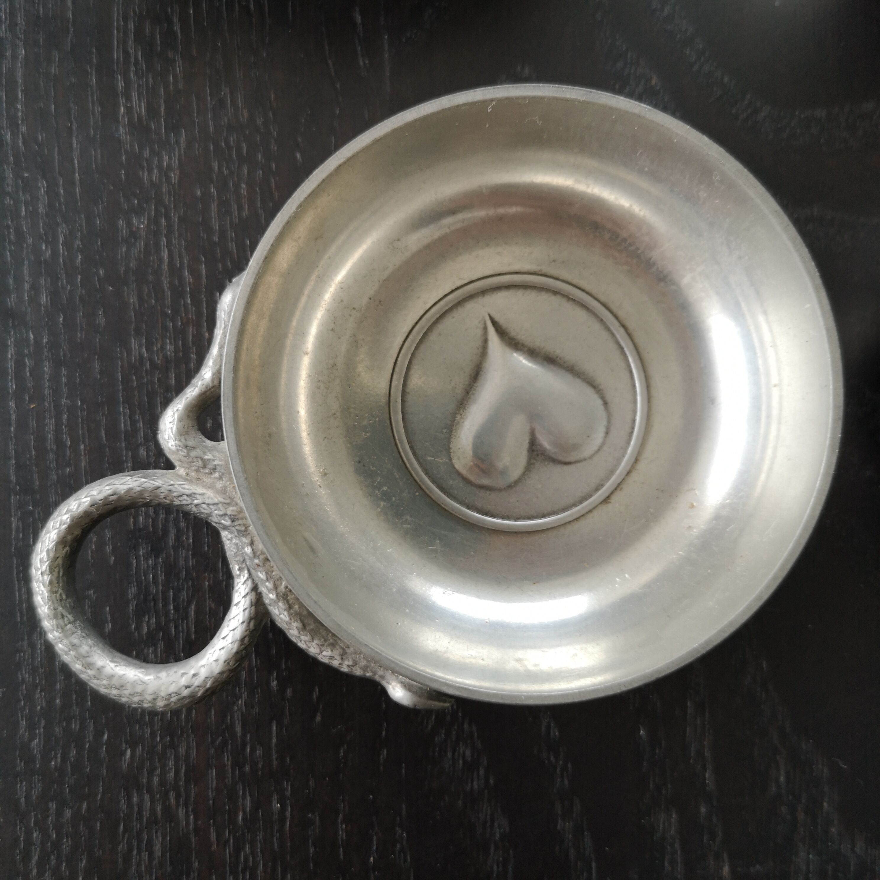 4 small ashtrays heart tile reflection pique