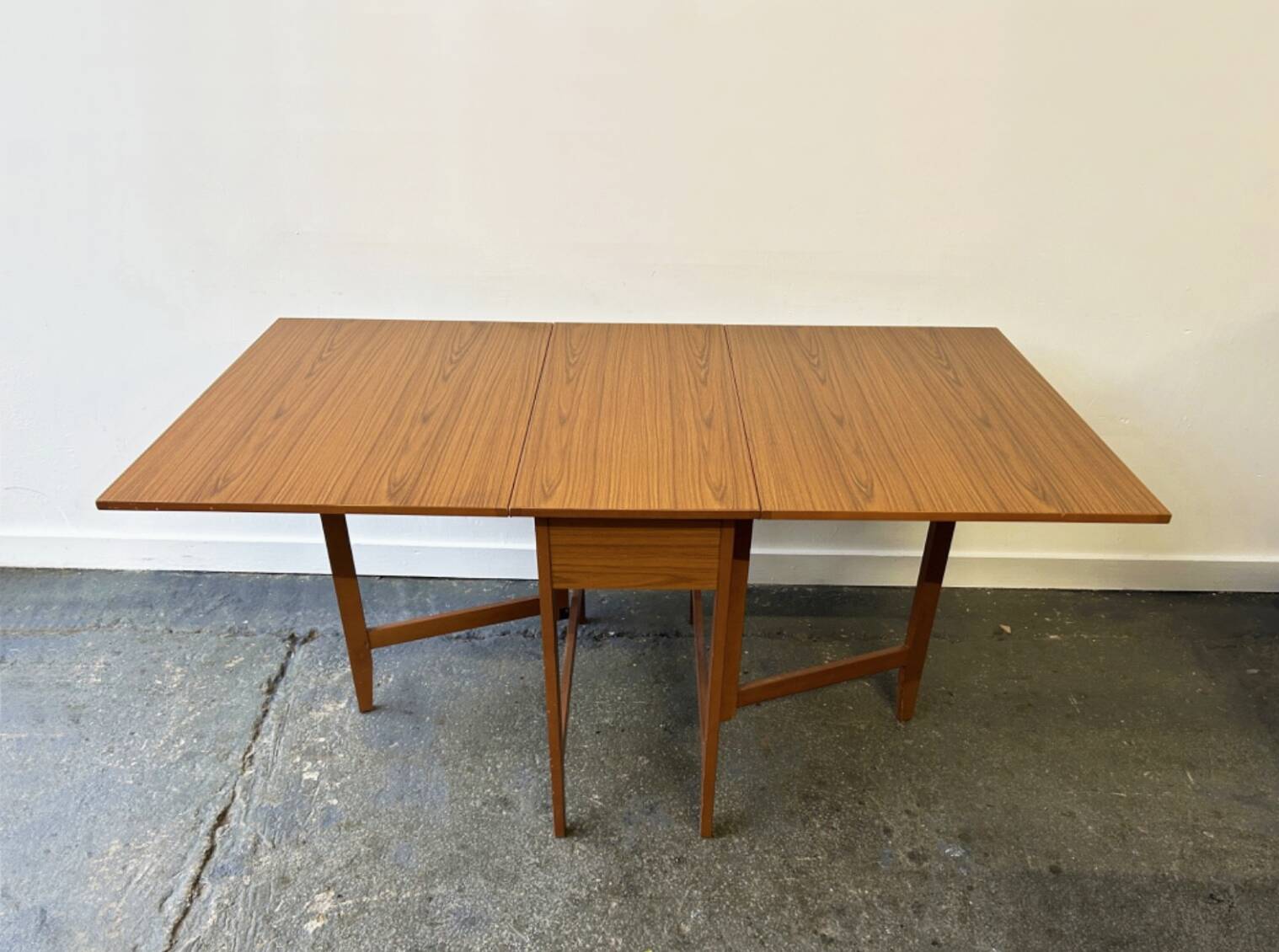 Table à manger à rabats en teck Schreiber des années 1960.