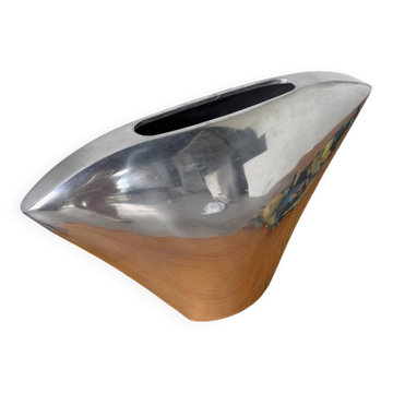 Aluminium fountain vase
