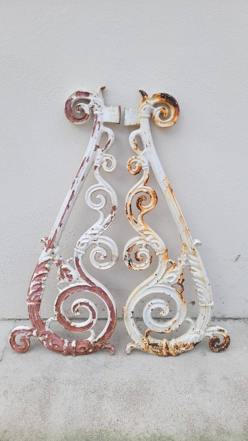 Hunting wheels gate jib bourgeois house in cast iron 19th