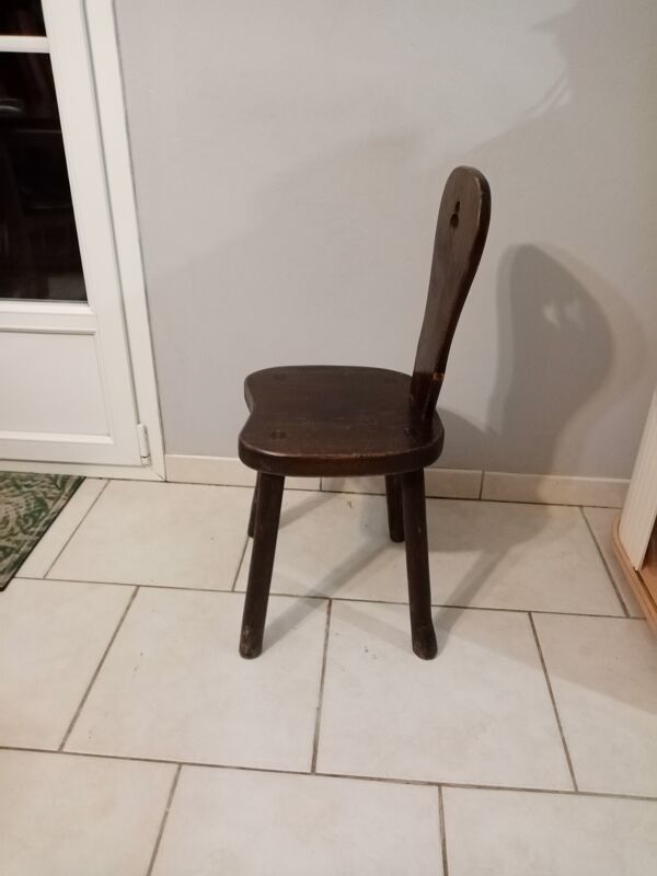 Ancienne chaise en bois brutaliste montage vintage