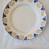 Set of 8 Saint Amandinoise flat plates model 3529
