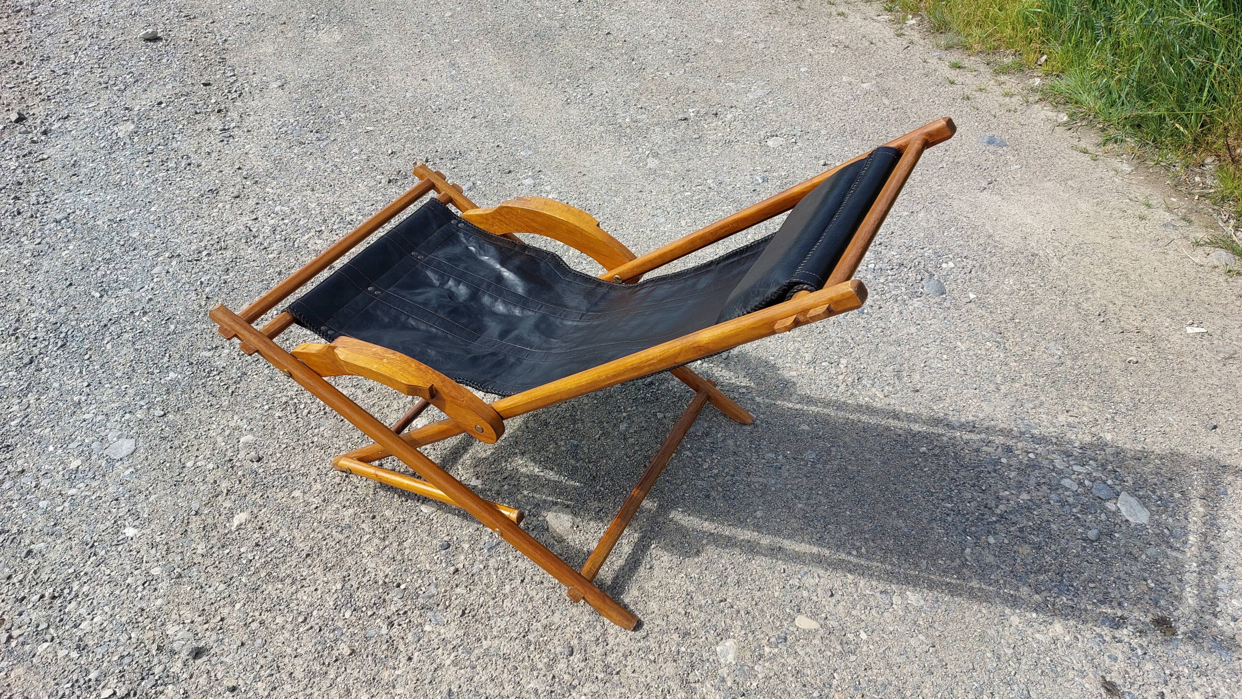 Old deckchair deck chair in wood and black leather - 40s