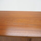 Buffet danois de teck des années 1960