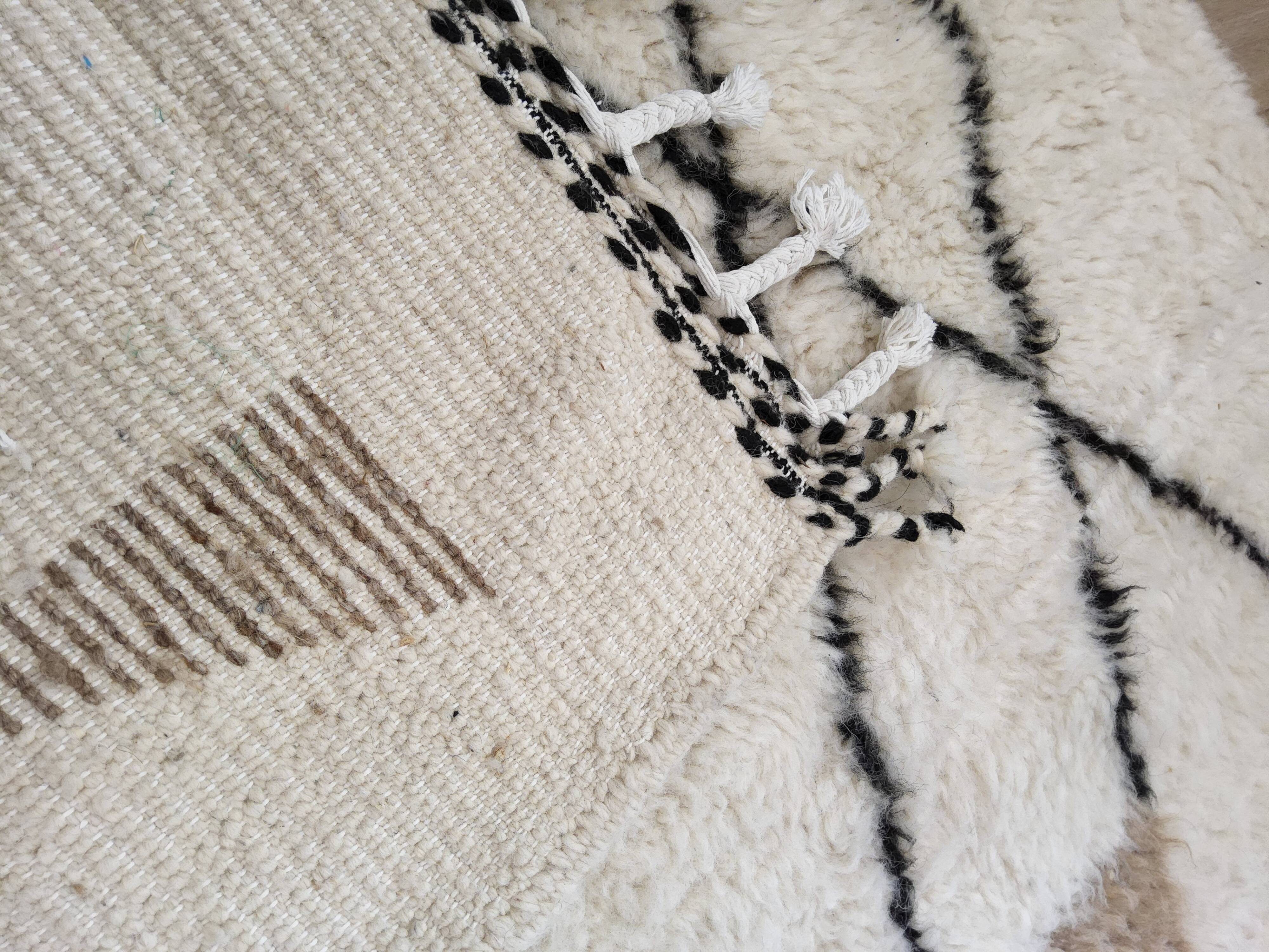 Berber carpet beni ouarain