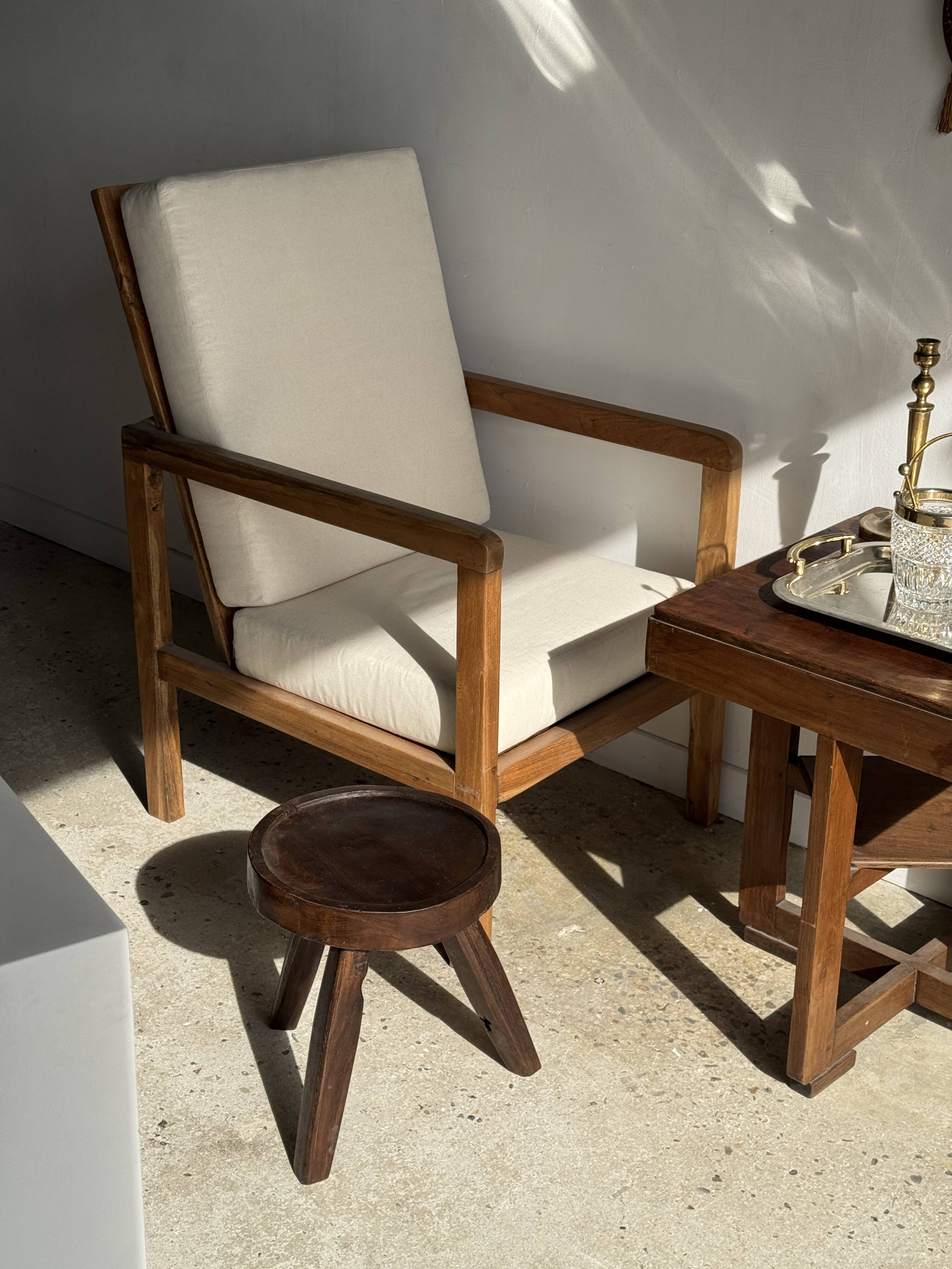 Small oval Art Deco mirror in brown and gold 33x54.