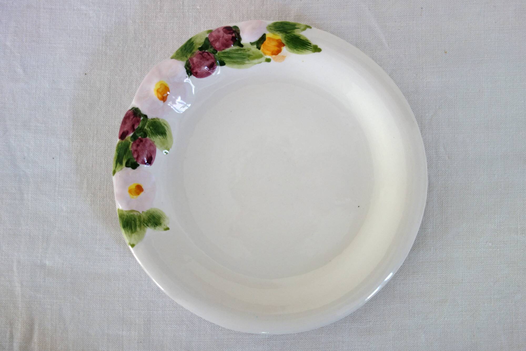 6 plates + 2 bowls Barbotine fruit decor vintage