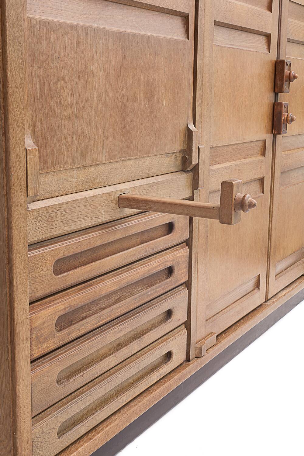 “Gemini” wardrobe, Guillerme and Chambron