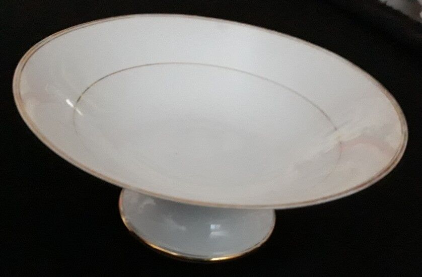 Fruit cup on pedestal - " Aux Lions de Faïence " rue de Rivoli - 80s