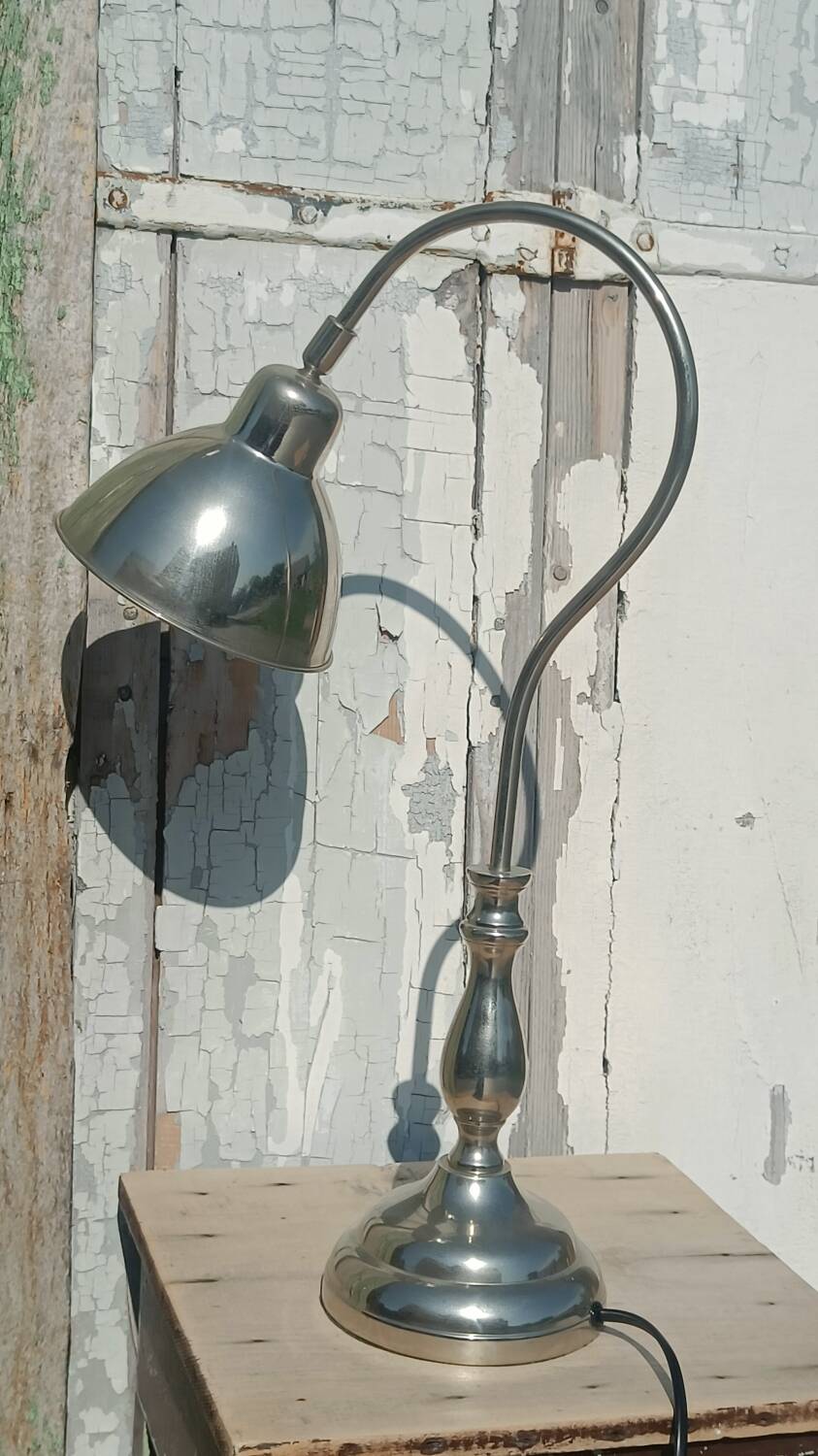 Chrome metal design table lamp – swan neck style