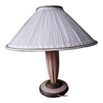 Vintage lamp from the 1940s with its pleated lampshade