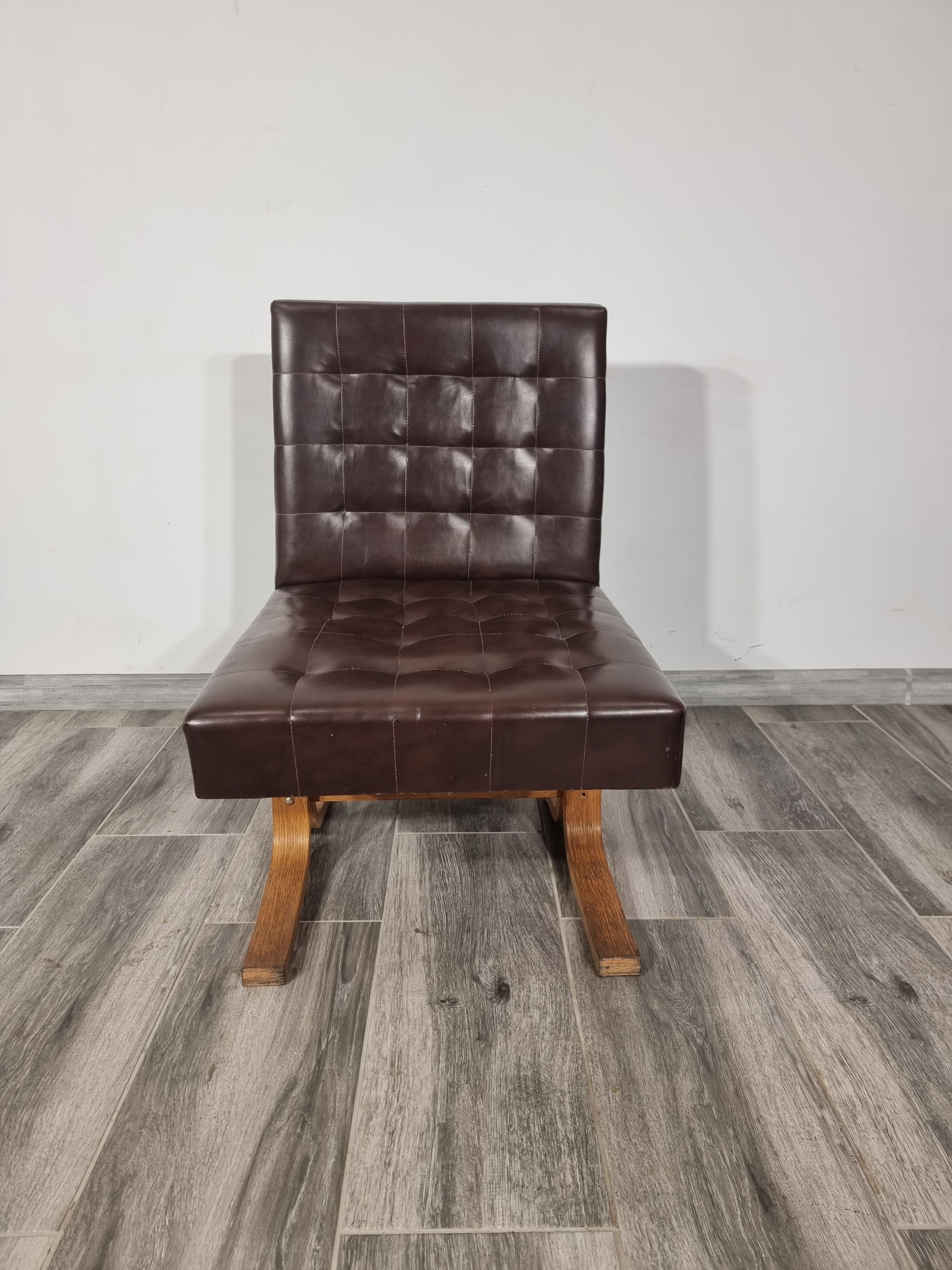 Fauteuil en cuir simple par Ludvik Volak