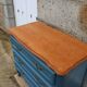 Commode ancienne rénovée bleu – plateau bois – 3 tiroirs