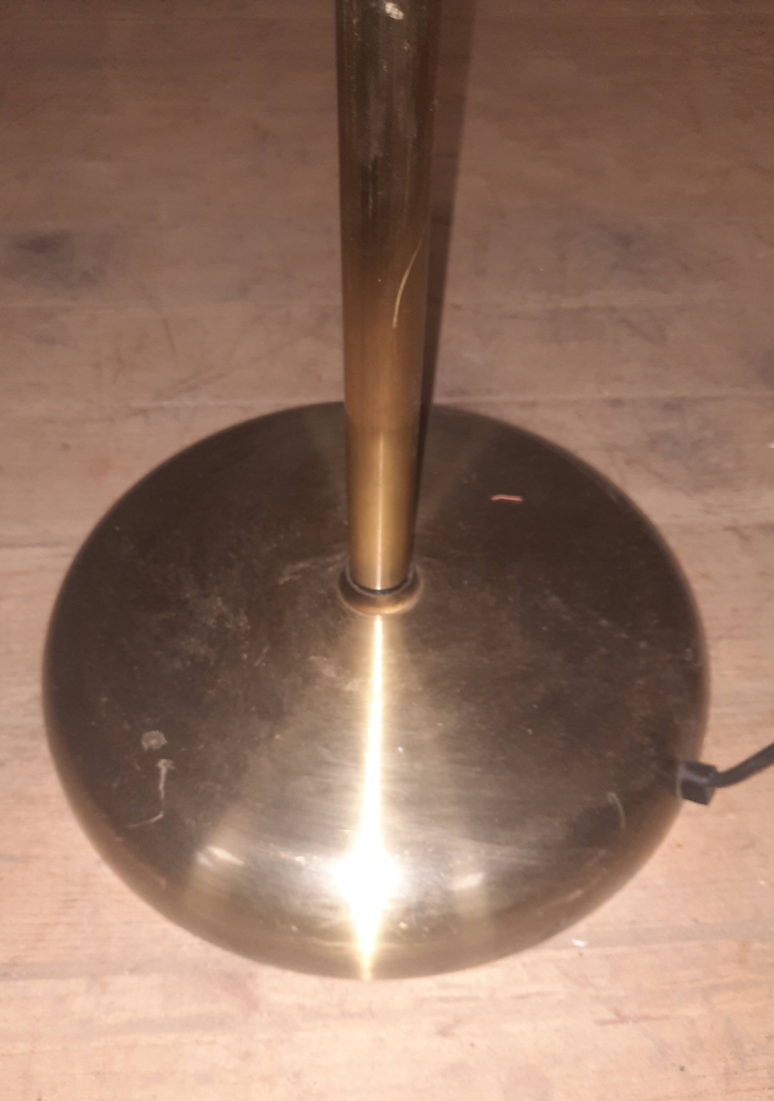 Adjustable height reading stand