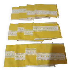 12 serviettes à thé