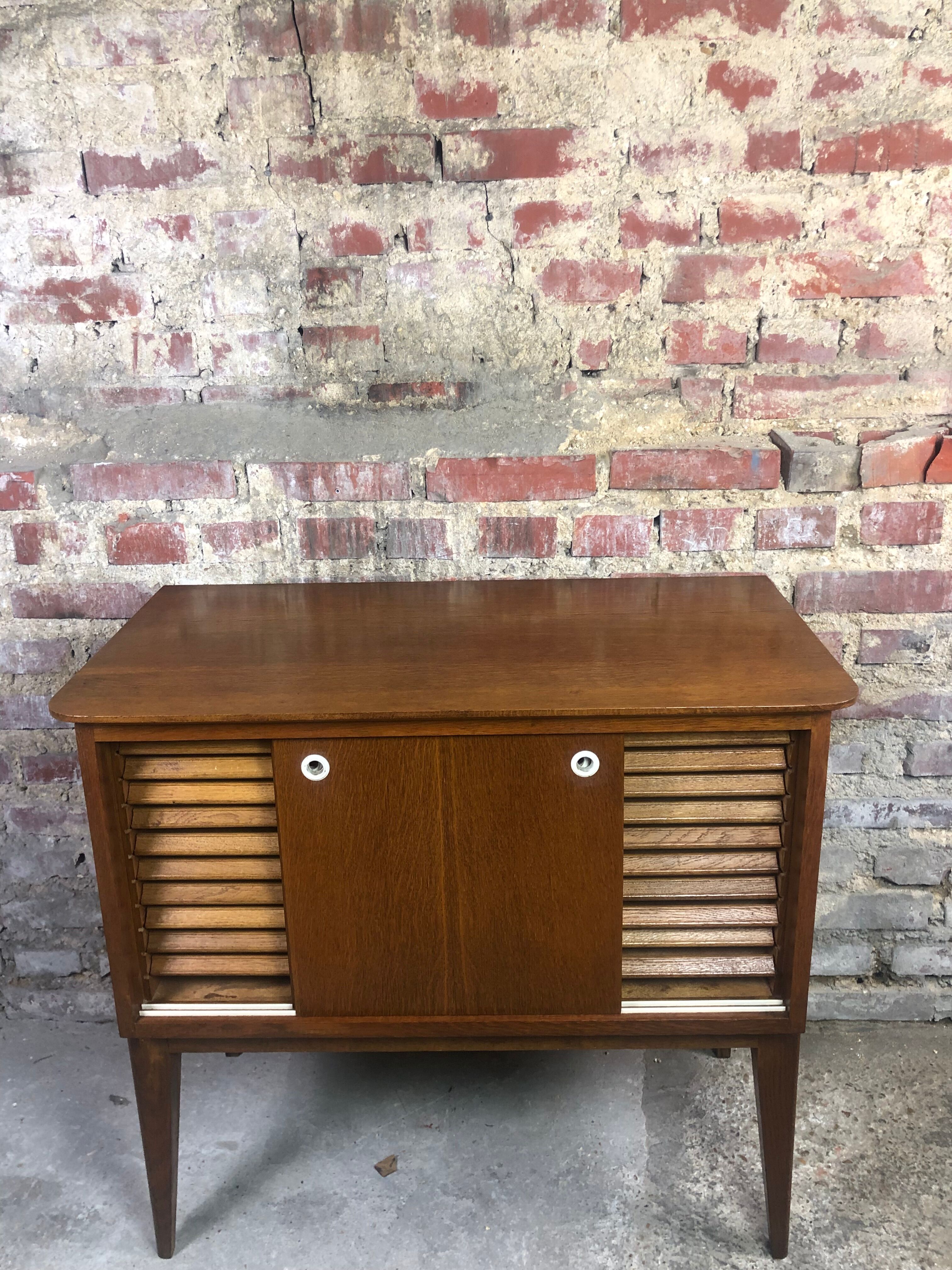 Music in vintage oak 60