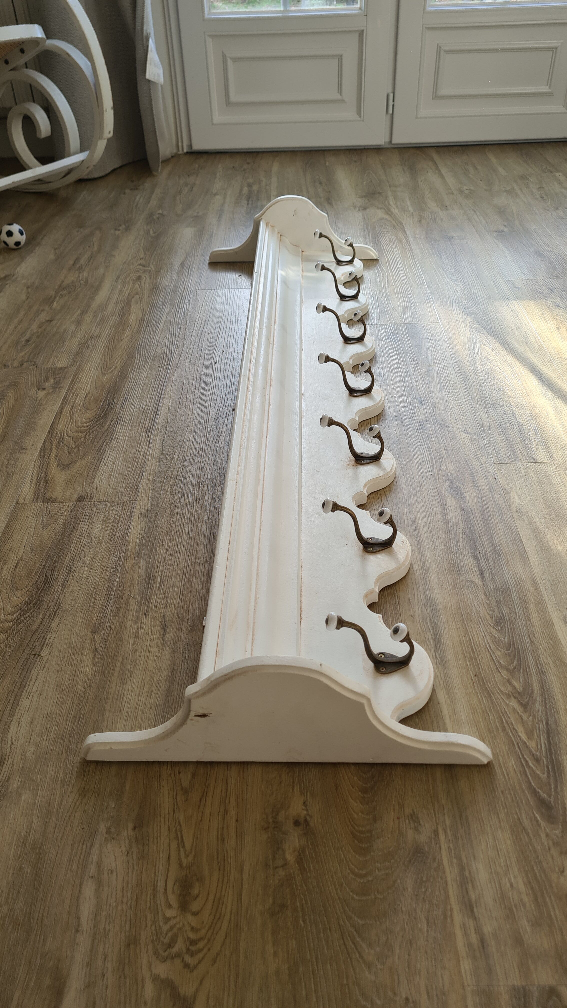 Old wall coat rack / 7 hooks / molding / baroque / white