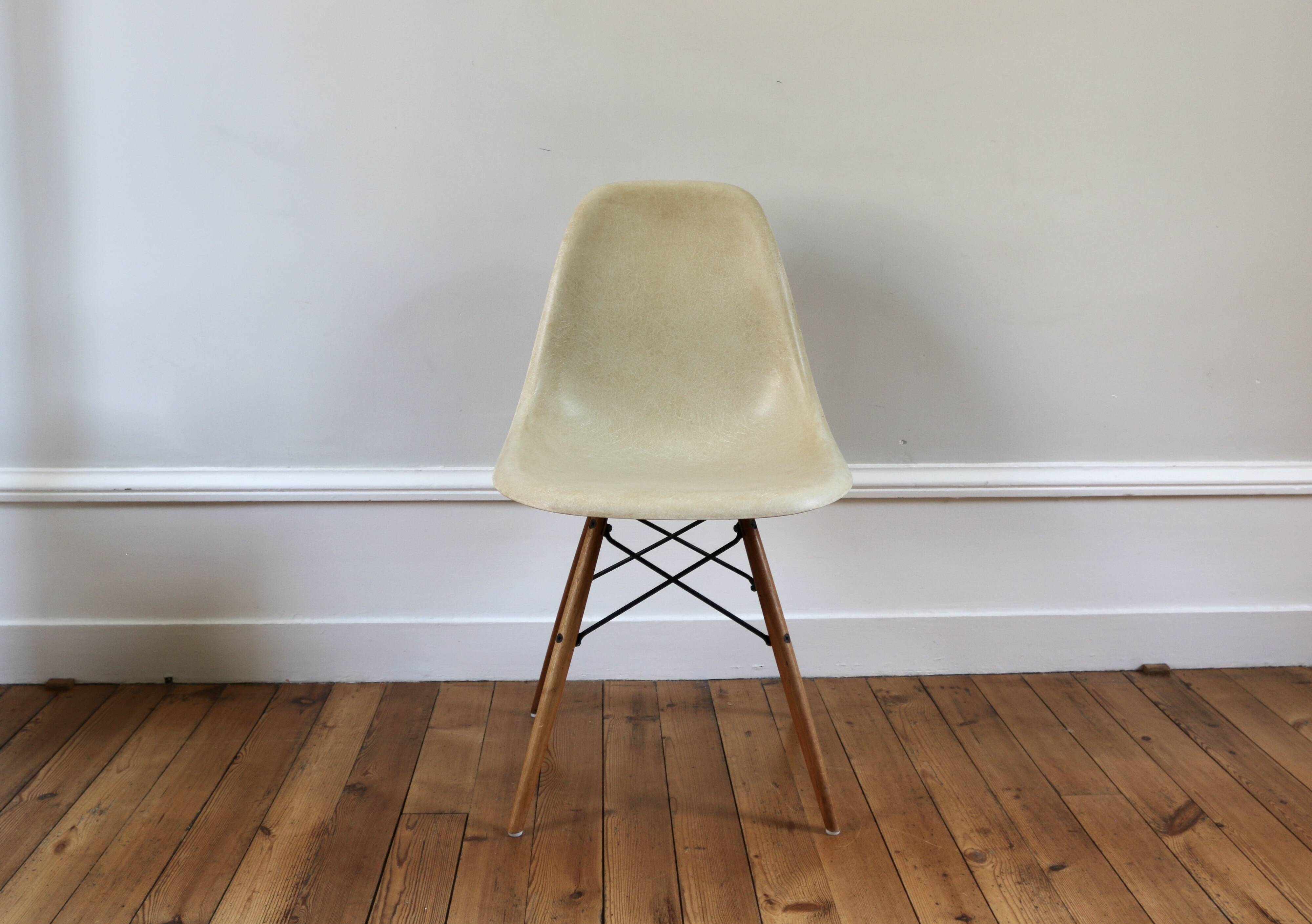 Chaise Eames DSW Herman Miller Mobilier International 1960